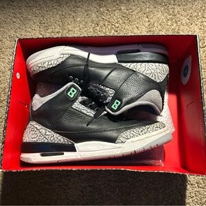 Jordan 3 green glow size 7